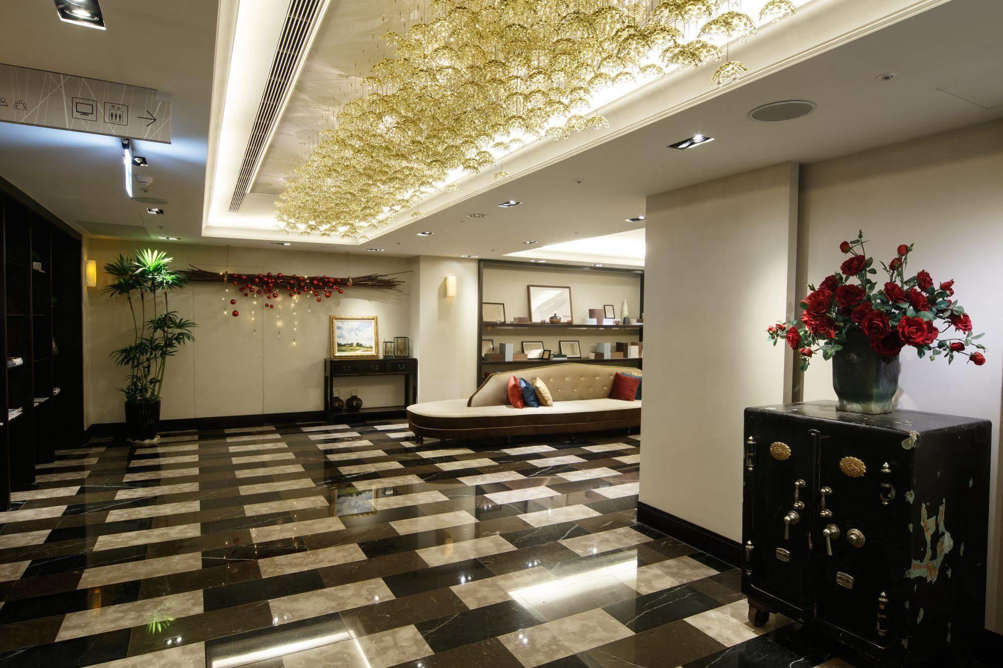 53 Hotel Taichung Exterior foto